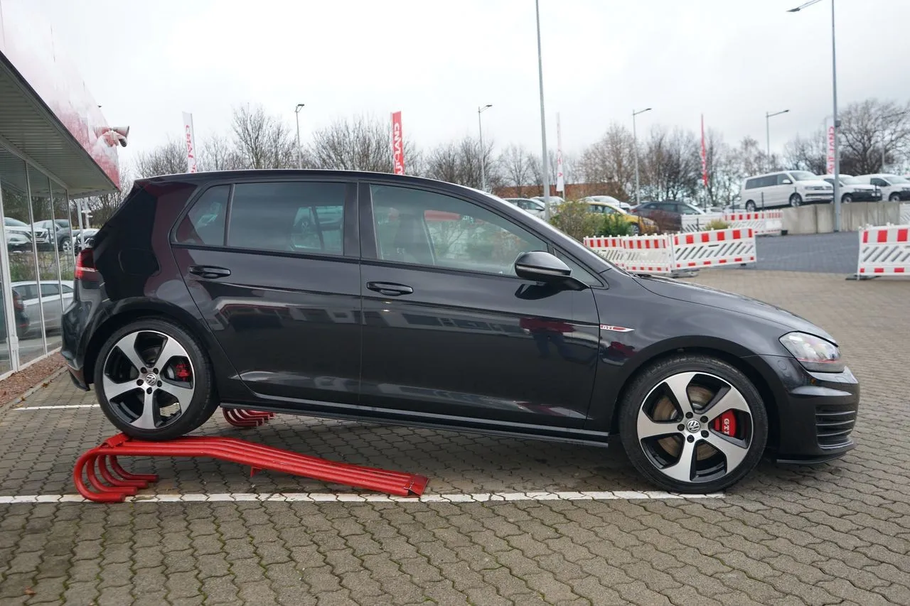 Volkswagen Golf VII 2.0 GTI Performance...  Image 2